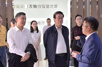 精品国产AV色一区二区深夜久久